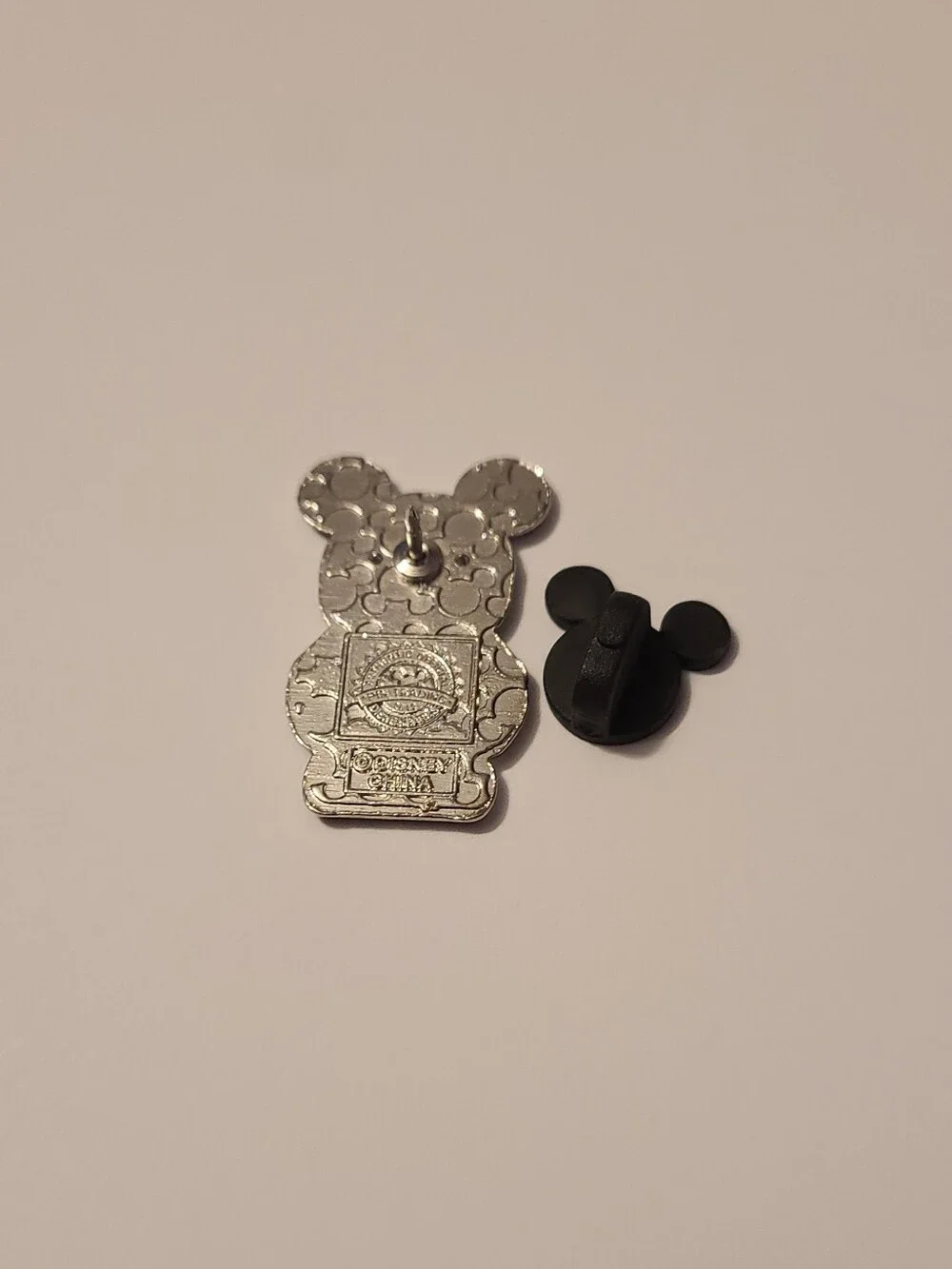 Disney Vinlymation Junior Red Pin 👓